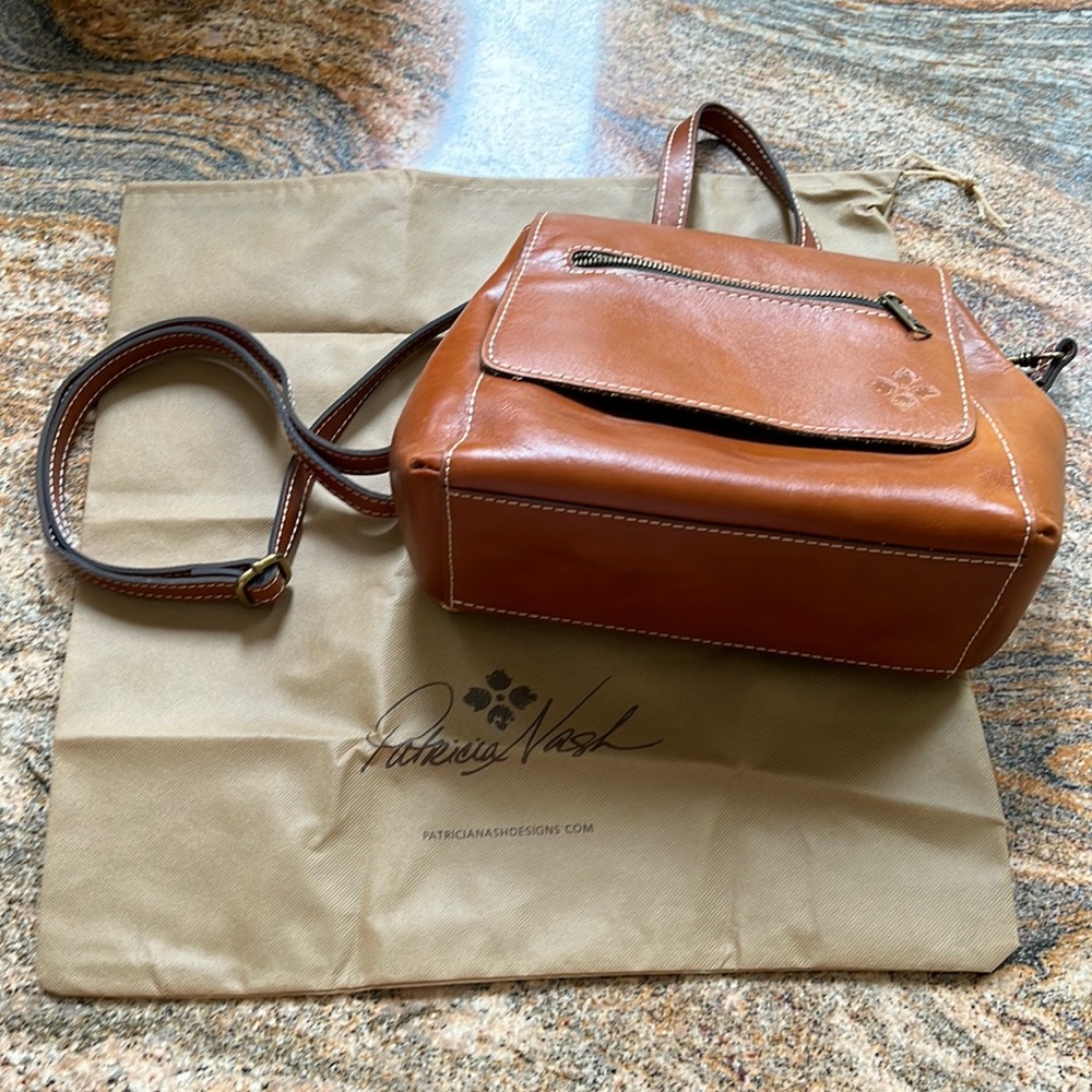 Like new, Patricia Nash, Tan, Molina, convertible, backpack, purse with dust bag